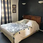 מלון Du Pot D'etain 3*