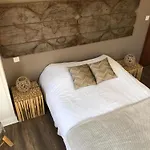 Du Pot D'etain Hotel