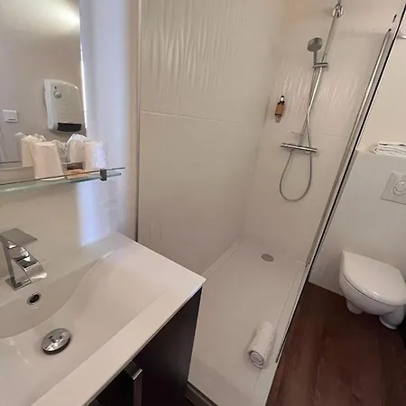 Du Pot D'etain Hotel