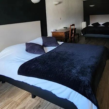 Du Pot D'etain Hotel 3*