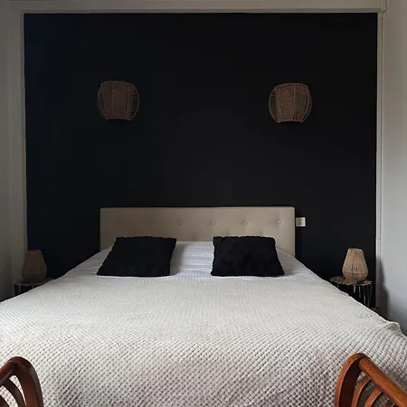 Du Pot D'etain Hotel