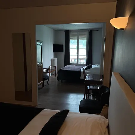 Du Pot D'etain Hotel