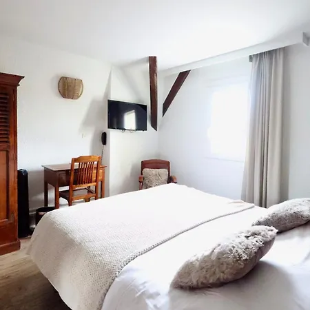 Du Pot D'etain Hotel 3*