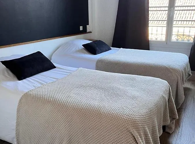 Du Pot D'etain Hotel 3*