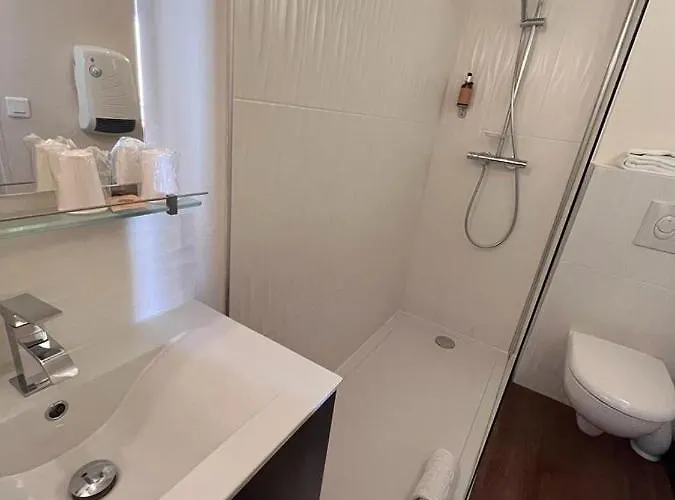 Du Pot D'etain Hotel