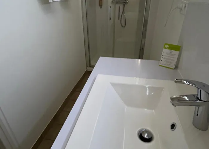 Du Pot D'etain Hotel