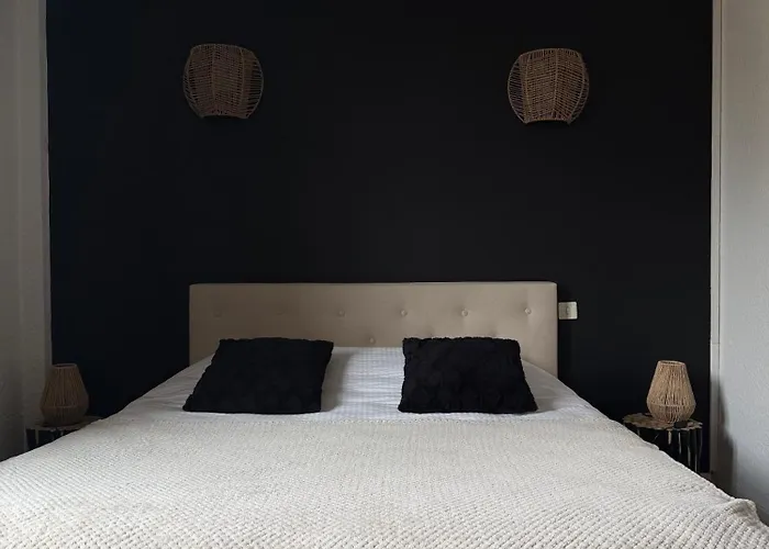 Du Pot D'etain Hotel