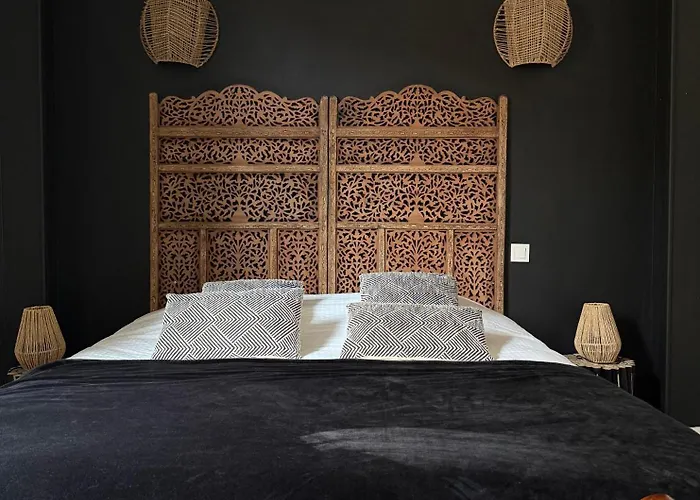 Du Pot D'etain Hotel